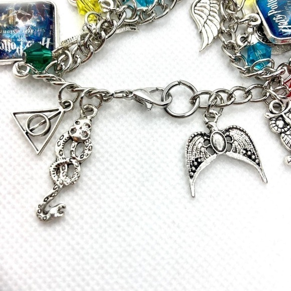 Harry Potter Special Edition Cover Charm Bracelet - Picture 8 of 10